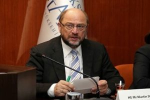 Schulz: "AB i&ccedil;in de İngiltere i&ccedil;in de zor"