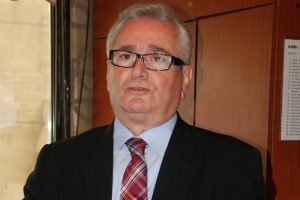 Eski CHP'li vekil tutuklandı