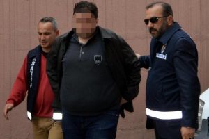 &Ouml;ğrenciyi bı&ccedil;aklayan g&uuml;venlik g&ouml;revlisine 'kişilik bozukluğu' savunması