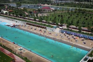 Denizi olmayan Eskişehir'de plaj sezonu a&ccedil;ıldı