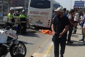 Kamyonetin &ccedil;arptığı yaya &ouml;ld&uuml;