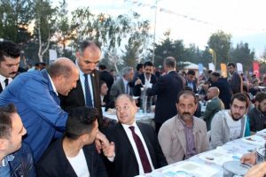 "Bizim davamız insana hizmet davasıdır"
