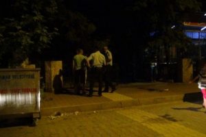 Parkta tartıştığı kişi tarafından bı&ccedil;aklandı