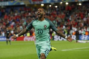 EURO 2016'da &uuml;&ccedil;&uuml;nc&uuml; &ccedil;eyrek finalist Portekiz oldu
