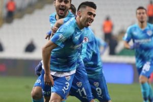 Fenerbah&ccedil;e, Emre'yi transfer etmek i&ccedil;in fiyat d&uuml;ş&uuml;rmeye &ccedil;alışıyor