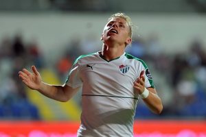 Bursaspor'un yıldızı Dzsudzsak'ın Trabzonspor'a &ouml;nerildiği ortaya &ccedil;ıktı