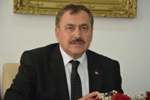 Bakan Eroğlu: Kumluca'daki yangın kontrol altında