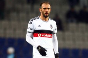 Bursaspor'da Serdar Kurtuluş imza aşamasında