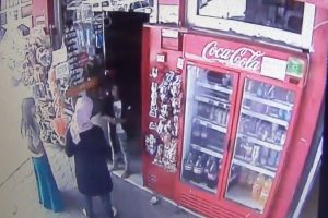 Bursa İneg&ouml;l'de kadın hırsız kameralara yansıdı