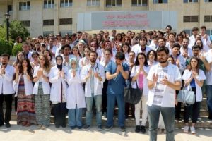 İntern doktorlardan 'Kıl&ccedil;ık' dergisine tepki