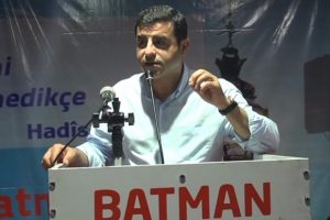Demirtaş: İktidara gelirsek valilikleri kaldıracağız