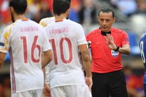 EURO 2016'da C&uuml;neyt &Ccedil;akır'a b&uuml;y&uuml;k şok!