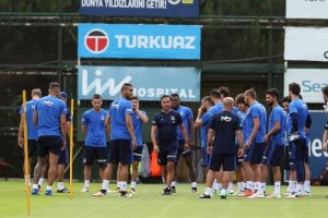Fenerbah&ccedil;e'de yeni sezon hazırlıkları s&uuml;r&uuml;yor