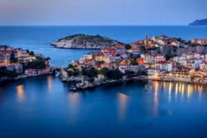 Amasra, n&uuml;fusunun 10 katı turisti ağırlayacak