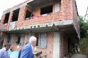 Şehidin yarım kalan inşaat halindeki baba evini Ordu B&uuml;y&uuml;kşehir Belediyesi tamamlayacak