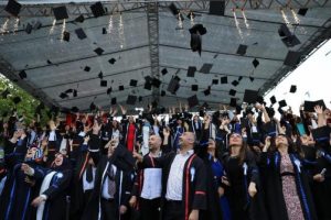 Gebze Teknik &Uuml;niversitesi mezunları diplomalarını aldı