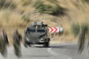 PKK'lılar jandarma karakoluna saldırdı