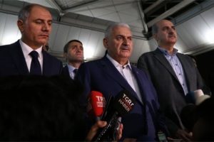 Başbakan'dan beklenen a&ccedil;ıklama: Ter&ouml;ristler havaalanına nasıl girdi?