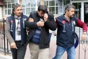 M&uuml;ebbetle yargılanan cinayet sanığı nefsi m&uuml;dafaadan beraat etti