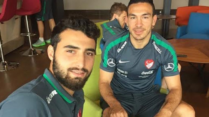 Hayrullah Mert Aky&uuml;z, &uuml;&ccedil; milli ma&ccedil;ın esame listesine girerek yaklaşık 490 bin lira para kazandı