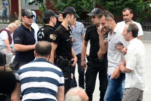 Dehşet anlarını anlattı: "Ter&ouml;rist uzun namlulu silahla &uuml;st&uuml;m&uuml;ze doğru ateş ediyordu"