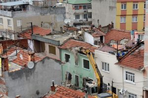 Bursa Osmangazi'de yıkım &ccedil;alışmaları devam ediyor