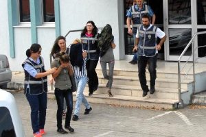 D&uuml;zce'de 3 kadın hırsızlıktan g&ouml;zaltına alındı