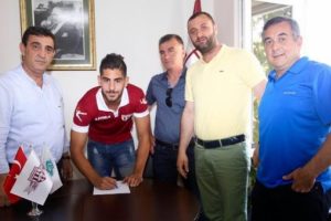 Bandırmaspor, Bursaspor'un kalecisi Okan Ko&ccedil;uk'le 2 yıllık s&ouml;zleşme imzaladı