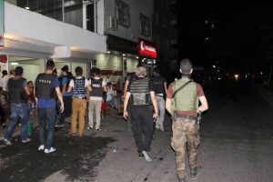 Diyarbakır'da helikopter destekli huzur operasyonu