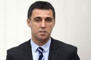 Hakan Ş&uuml;k&uuml;r'&uuml;n yazdığını herkes Google'da aradı