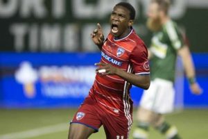 Sevilla, Trabzonspor'un da g&uuml;ndeminde yer alan Fabian Castillo'ya talip oldu