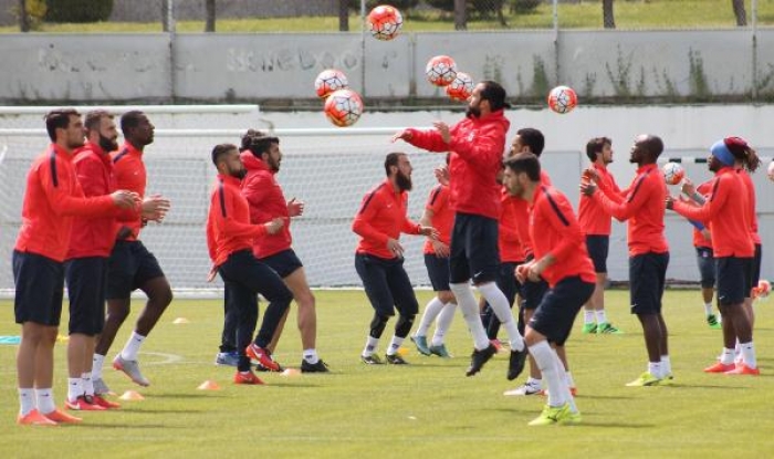 Trabzonspor 5 oyuncunun satışına yoğunlaştı