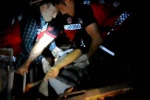Cami minaresinde elektrik akımına kapılarak &ouml;ld&uuml;