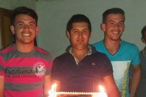 İkizini trakt&ouml;r altında &ouml;l&uuml; buldu