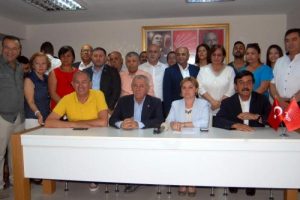 CHP'li B&ouml;ke: Geri vites yapanlar, o vitesi ellerinde kalmış g&ouml;rebilir