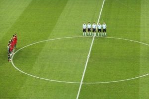 EURO 2016'da T&uuml;rkiye i&ccedil;in saygı duruşu yapıldı!