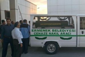 3 &ccedil;ocuk annesi intihar etti