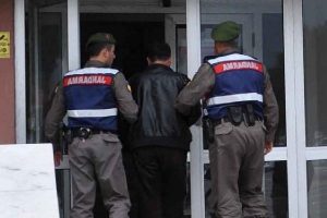 Ayrılmak isteyen kadını &ouml;ld&uuml;ren ormancı tutuklandı