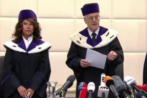 Avusturya'da şok: Se&ccedil;imler iptal edildi