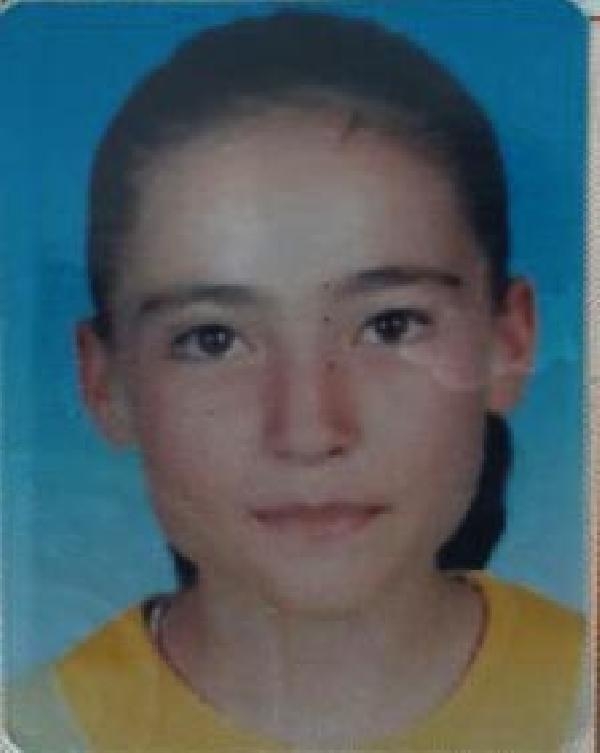 Sivas'ta liseli kız kendini tavana astı