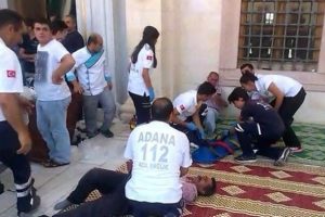 Cuma namazında 'canlı bomba' paniği