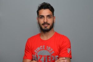Beşiktaş, kalecisi G&uuml;nay'ın G&ouml;ztepe'ye transfer olduğunu a&ccedil;ıkladı
