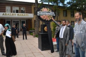 Alperenler, adliyeye siyah &ccedil;elenk bıraktı