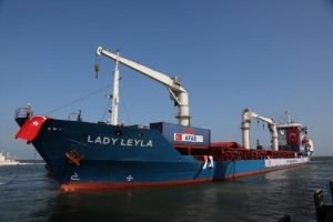 Gazze'ye yardım g&ouml;t&uuml;ren 'Lady Leyla' t&ouml;renle uğurlandı