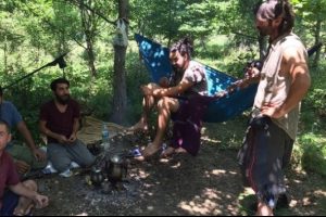 Kadın erkek &ccedil;ıplak dereye giriyor s&ouml;ylentisi bir şehri karıştırdı