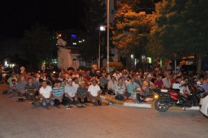 Kadir gecesinde vatandaşlar camilere sığmadı
