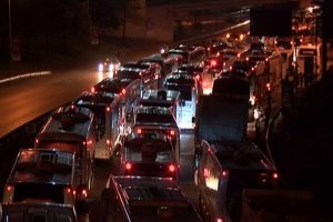 B&uuml;y&uuml;k İstanbul Otogarı'nda yoğunluk &ccedil;ileye d&ouml;n&uuml;şt&uuml;