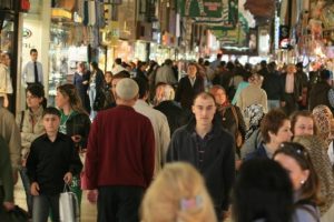 Bursa'da bayram alışverişi &ouml;ncesi t&uuml;keticileri bekleyen tehlikeler