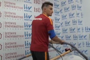Galatasaray sağlık kontrol&uuml;nden ge&ccedil;ti