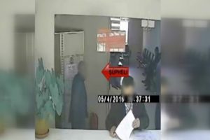 'Emlak&ccedil;ıyız' dediler, inşaat firması sahibini dolandırdılar